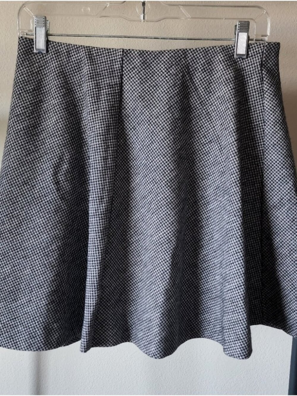 Short grey skirt - Picture 2 of 2